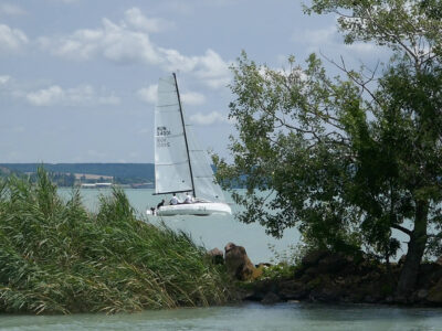 Flaar 24 – Remek Kékszalag-menet után hajóbemutató és teszt Almádiban