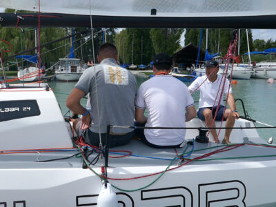 Flaar 24 – Remek Kékszalag-menet után hajóbemutató és teszt Almádiban