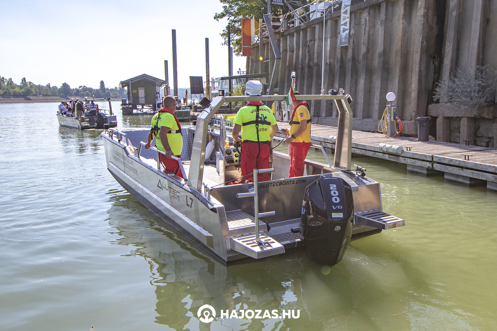 12 darab árvízvédelmi mentőhajót vásárolt a Katasztrófavédelem