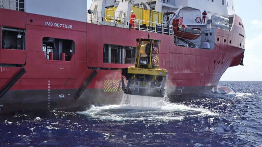 A világ legrégebbi, mélytengeri vizeken haladó hajó maradványaira bukkantak Izraelnél