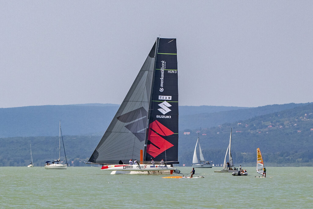 56. KÉKSZALAG – ÉLŐ közvetítés, folyamatosan frissülő cikk a versenyről