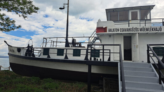 Gőzcsónak találkozó és bemutató szeptember 21-én szombaton Balatonbogláron a Csavargőzös műemlékhajónál
