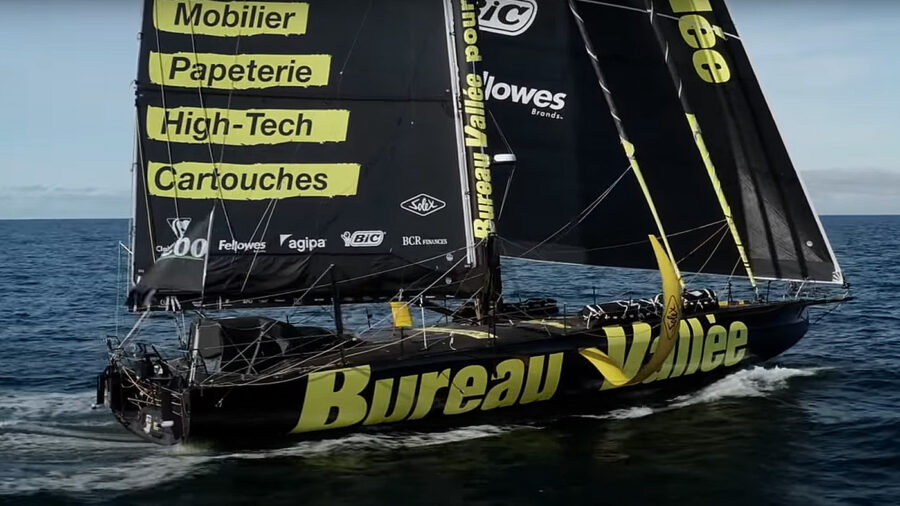 Vendée Globe 2024 - Louis Burton kiállt a versenyből és Fokvárosba tart