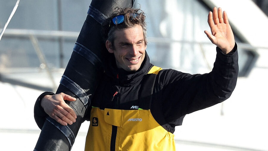 Meghalt az előző Vendée Globe-ot rekorddal megnyerő Charlie Dalin